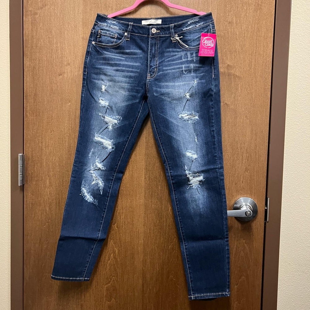 KanCan distressed Skinny fit in size 13